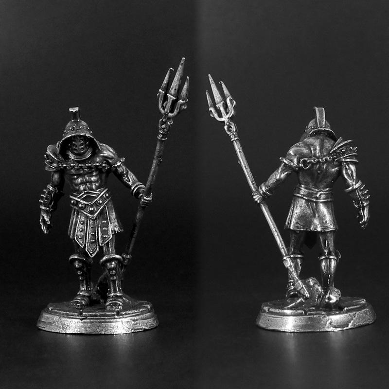 Białe mosiężne modele figurek  – Board Game Risk recenzja i cena