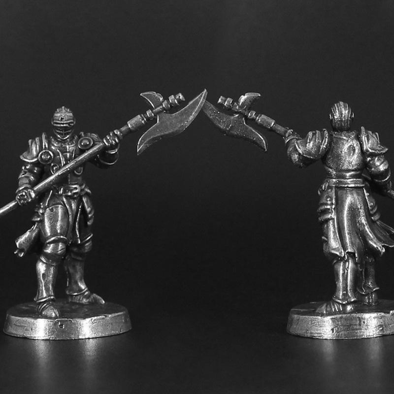 Białe mosiężne modele figurek  – Board Game Risk recenzja i cena