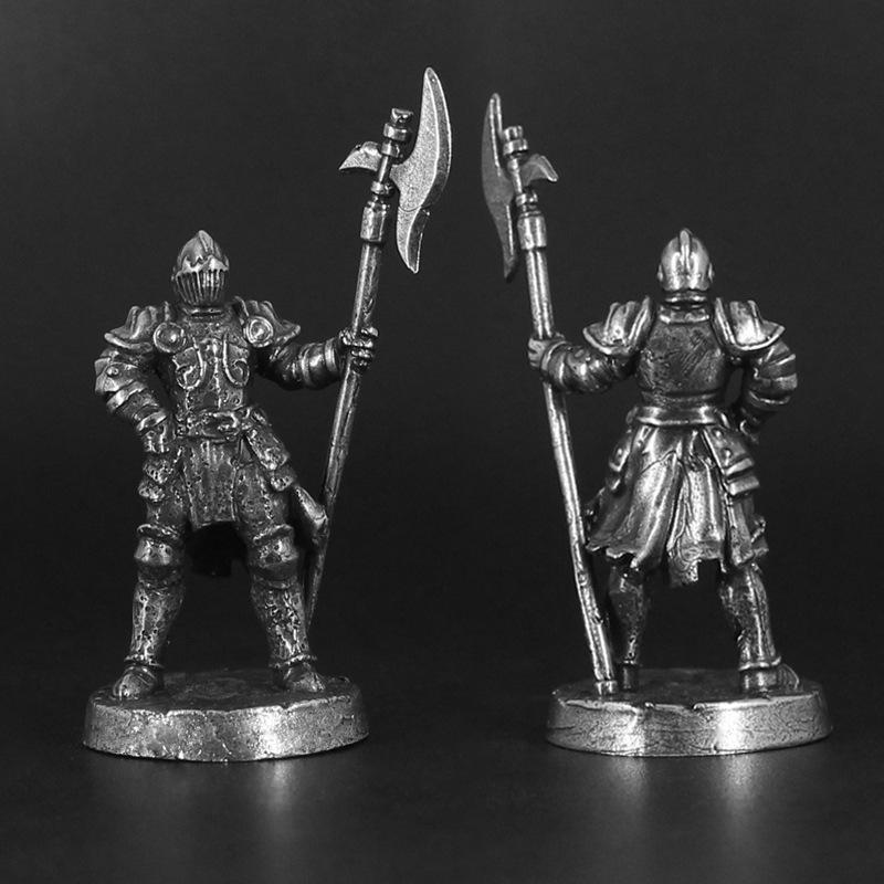 Białe mosiężne modele figurek  – Board Game Risk recenzja i cena